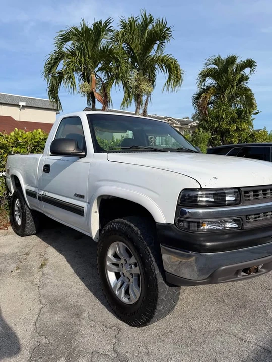 2000 Chevrolet C/K 4th Gen - Image 2 of 11
