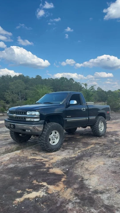 2000 Chevrolet Silverado 1st Gen - Image 3 of 9