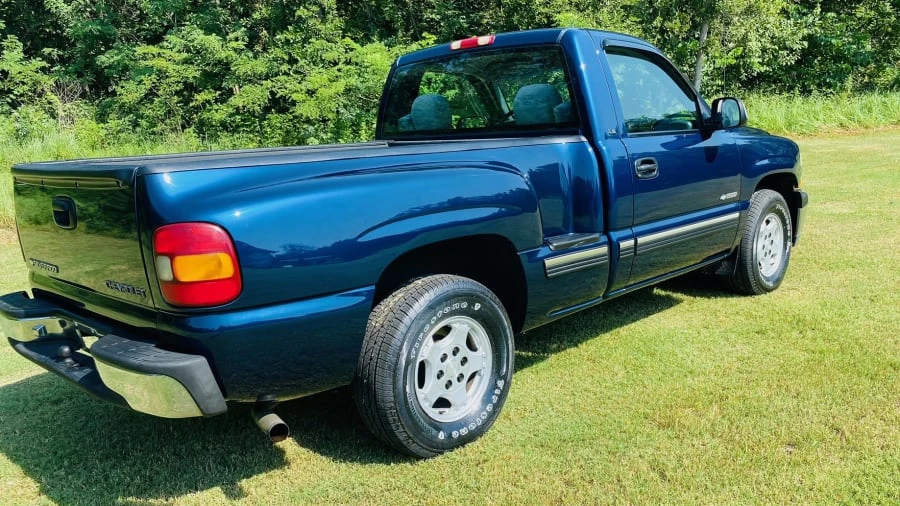 2000 Chevrolet Silverado 1st Gen - Image 10 of 10