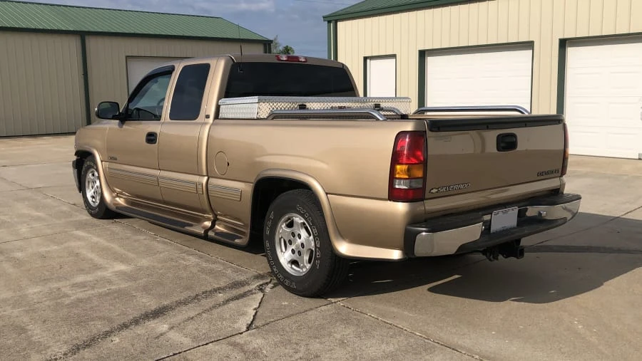 2000 Chevrolet Silverado 1st Gen - Image 3 of 9