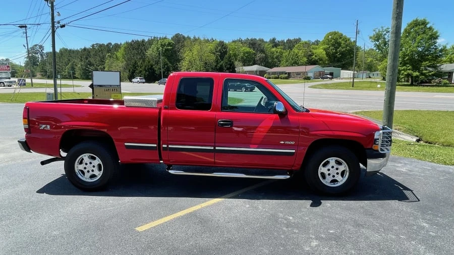 2000 Chevrolet Silverado 1st Gen - Image 2 of 8