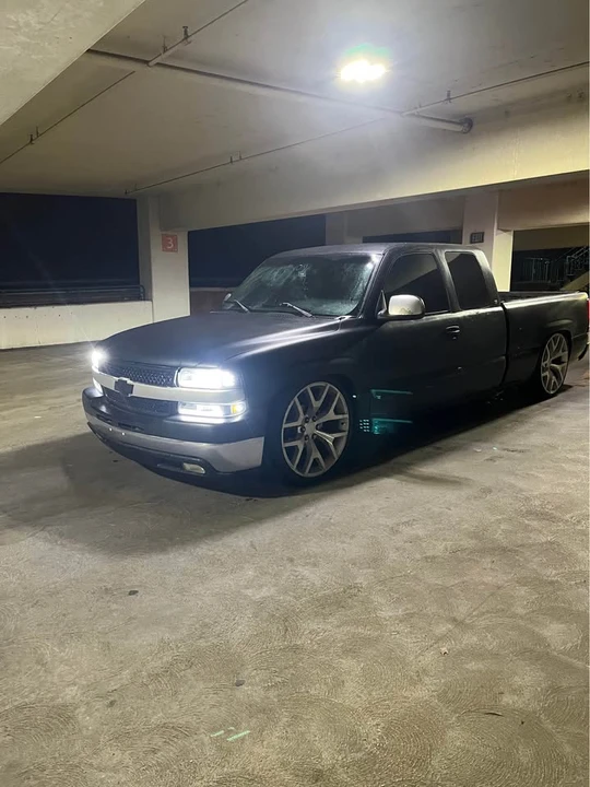 2000 Chevrolet Silverado 1st Gen - Image 7 of 11