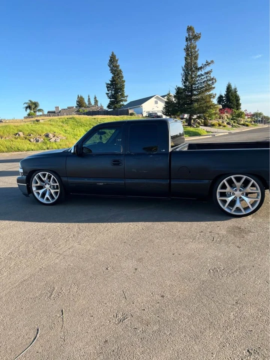 2000 Chevrolet Silverado 1st Gen - Image 2 of 11