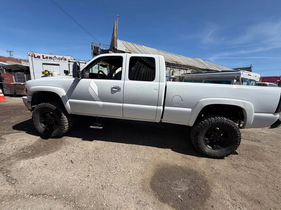 2000 Chevrolet Silverado 1st Gen - Image 6 of 11