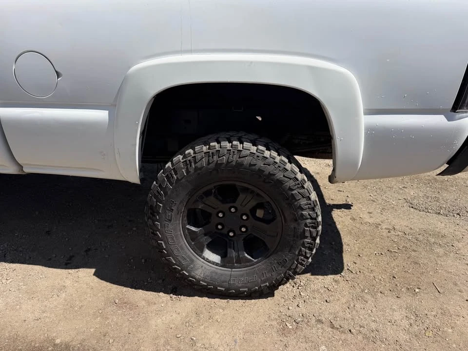 2000 Chevrolet Silverado 1st Gen - Image 8 of 11