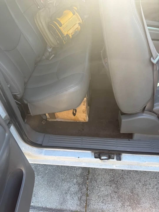 2000 Chevrolet Silverado 1st Gen - Image 6 of 11
