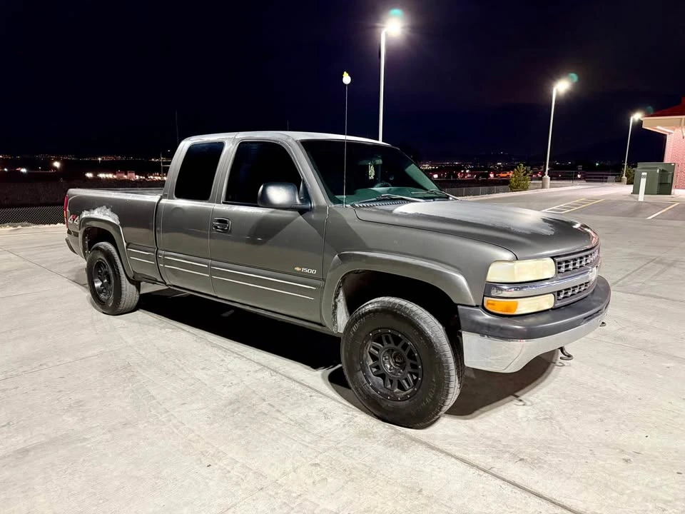 2000 Chevrolet Silverado 1st Gen - Image 2 of 10