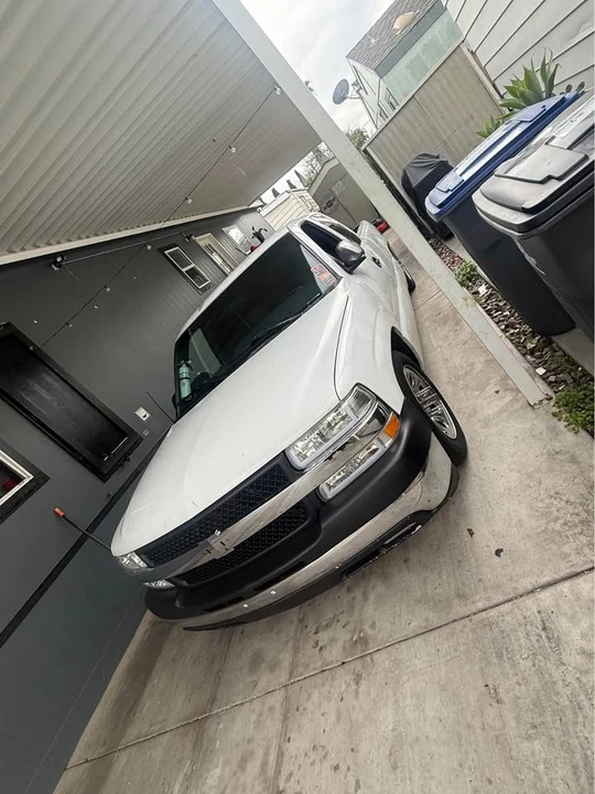 2000 Chevrolet Silverado 1st Gen - Image 3 of 18