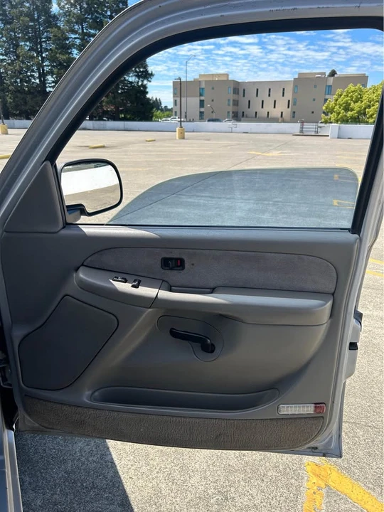 2000 Chevrolet Silverado 1st Gen - Image 10 of 11
