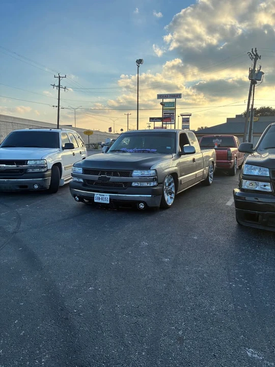 2000 Chevrolet Silverado 1st Gen - Image 4 of 4
