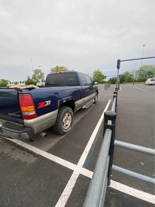 2000 Chevrolet Silverado 1st Gen - Image 3 of 4