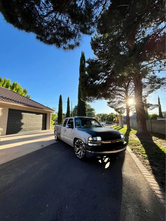 2000 Chevrolet Silverado 1st Gen - Image 2 of 6