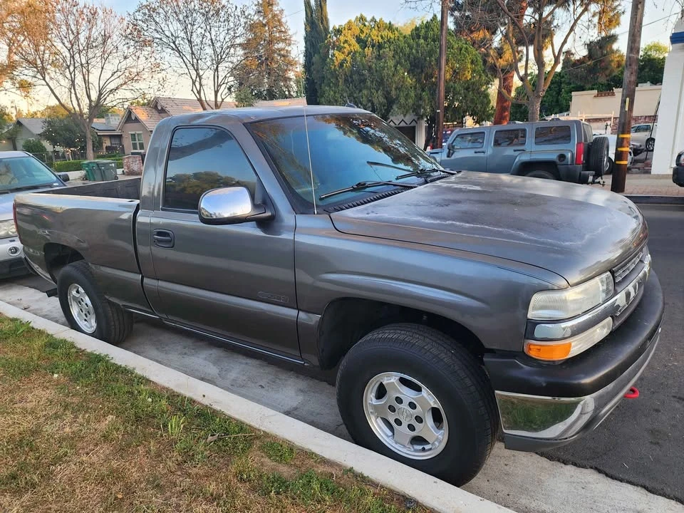 2000 Chevrolet Silverado 1st Gen - Image 2 of 6