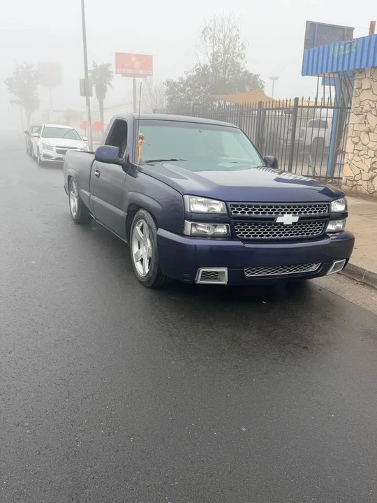 2000 Chevrolet Silverado 1st Gen - Image 2 of 5