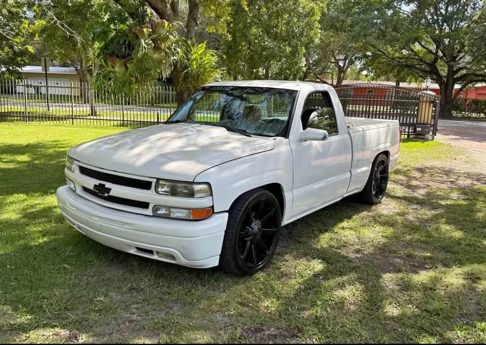 2000 Chevrolet Silverado 1st Gen - Image 10 of 13