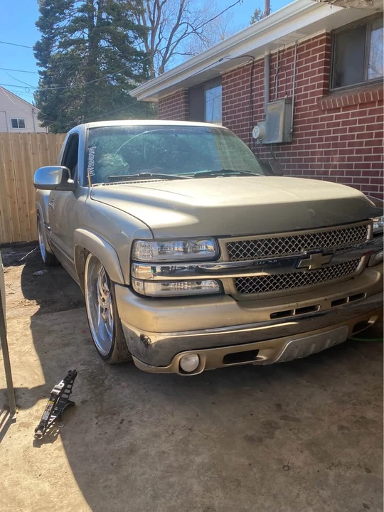 2000 Chevrolet Silverado 1st Gen - Image 2 of 2