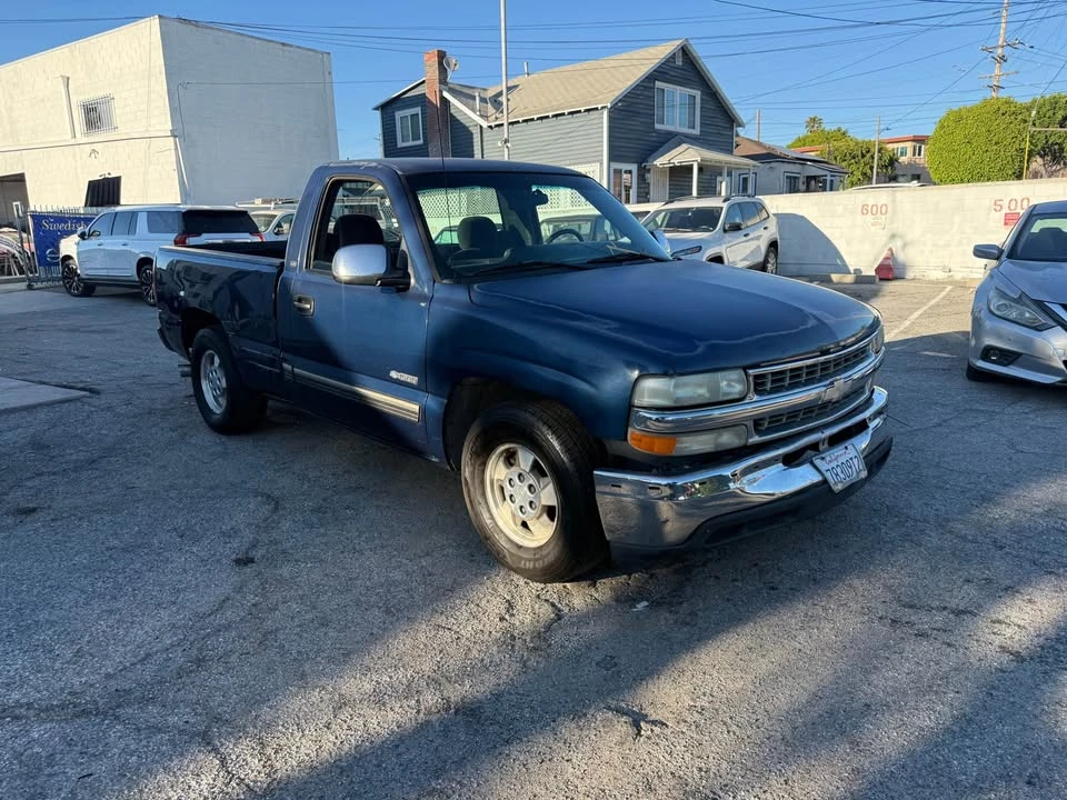 2000 Chevrolet Silverado 1st Gen - Image 2 of 10