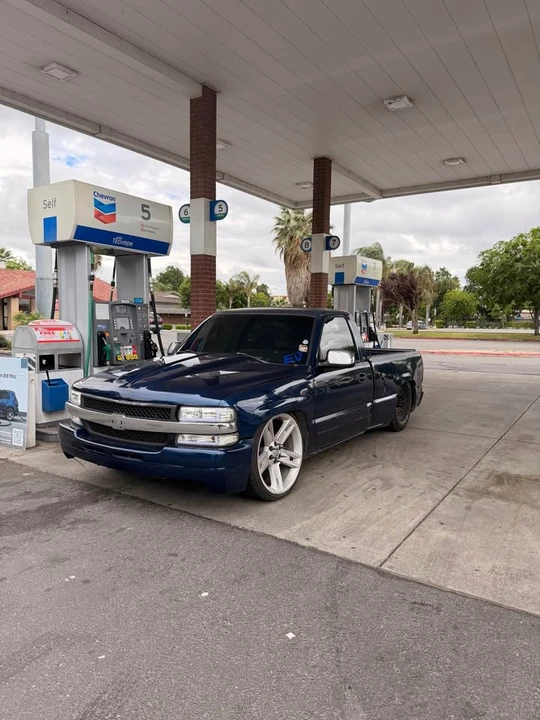 2000 Chevrolet Silverado 1st Gen - Image 2 of 7