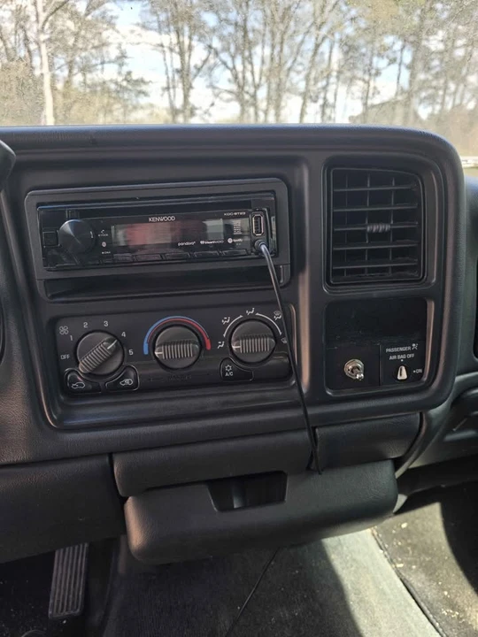 2000 Chevrolet Silverado 1st Gen - Image 11 of 16
