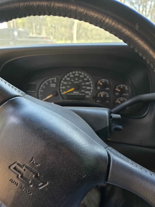 2000 Chevrolet Silverado 1st Gen - Image 10 of 16
