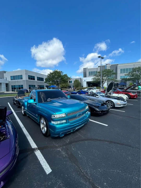 2000 Chevrolet Silverado 1st Gen - Image 2 of 3