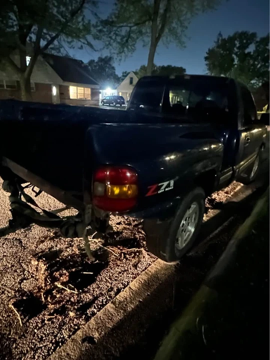 2000 Chevrolet Silverado 1st Gen - Image 2 of 7