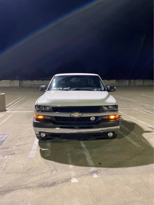 2000 Chevrolet Silverado 1st Gen - Image 2 of 10