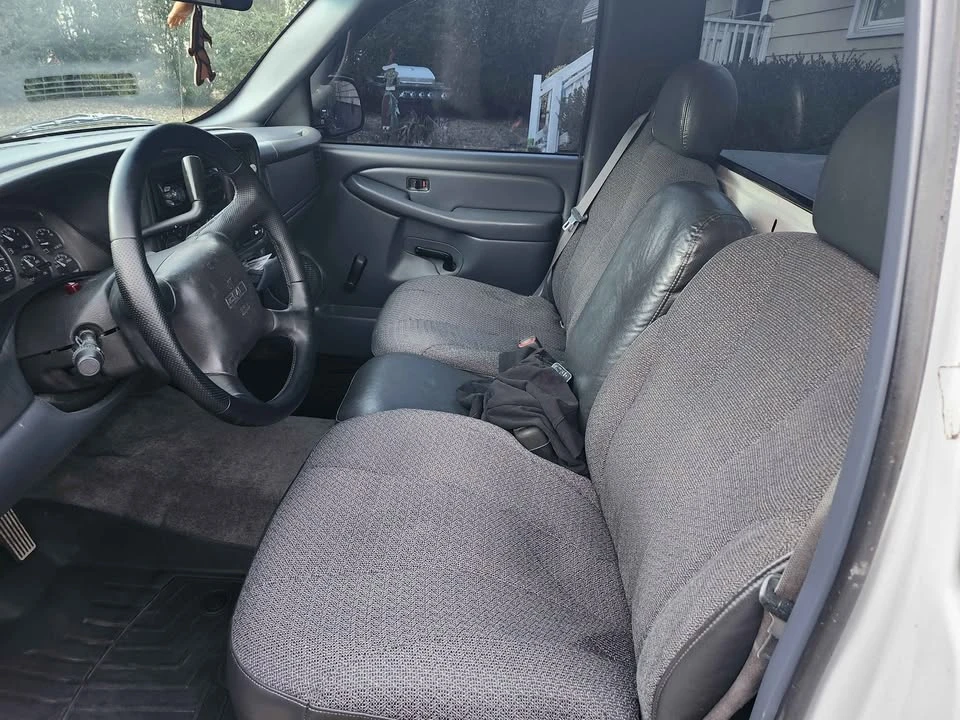 2000 Chevrolet Silverado 1st Gen - Image 9 of 11