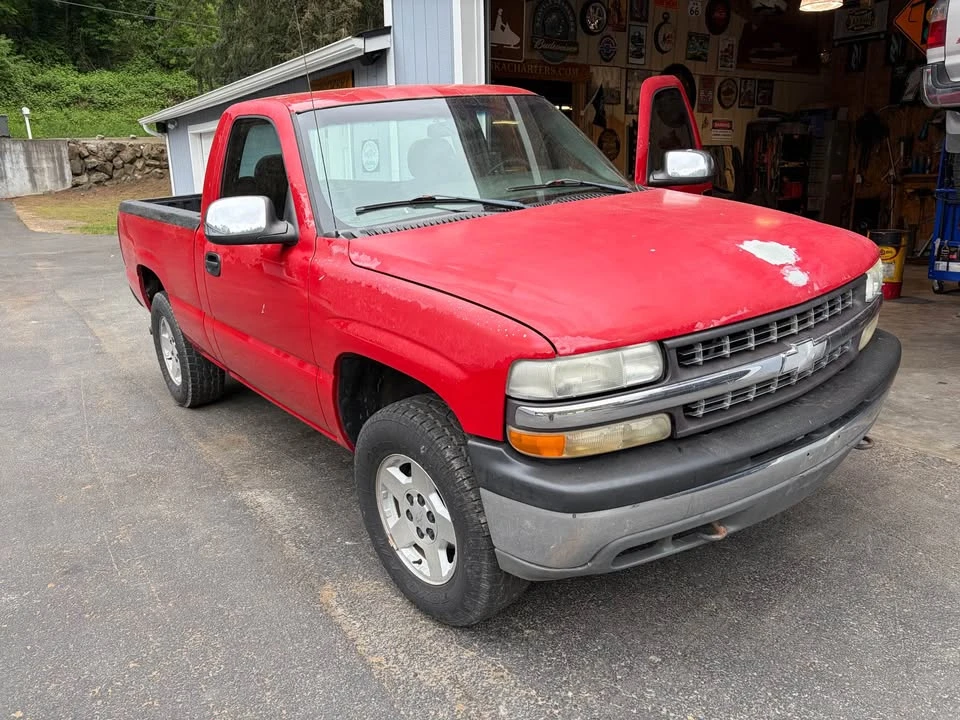 2000 Chevrolet Silverado 1st Gen - Image 2 of 9