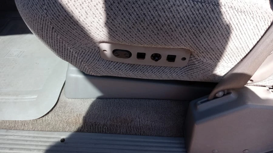 2000 Chevrolet Silverado 1st Gen - Image 10 of 23