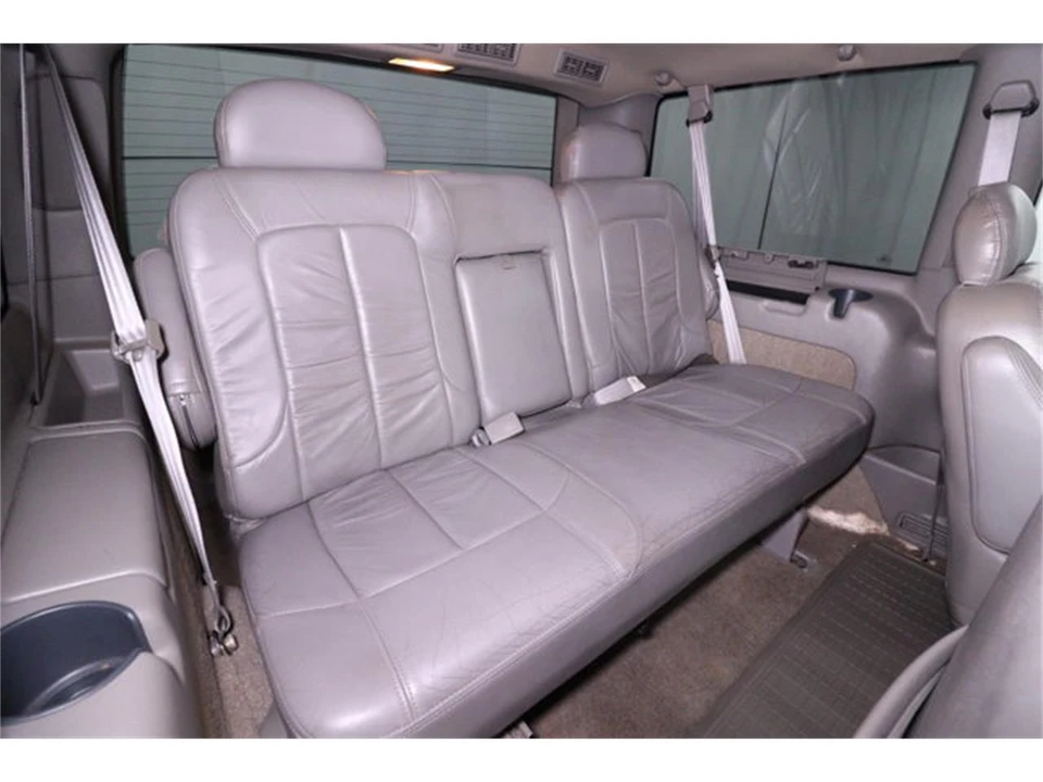 2000 Chevrolet Astro - Image 22 of 31