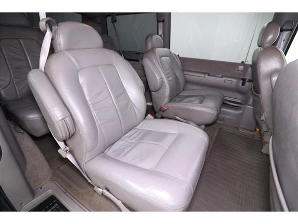 2000 Chevrolet Astro - Image 20 of 31