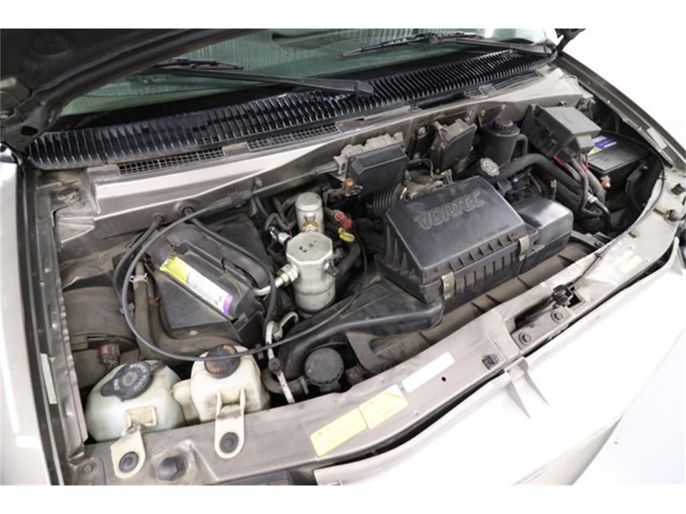 2000 Chevrolet Astro - Image 25 of 31