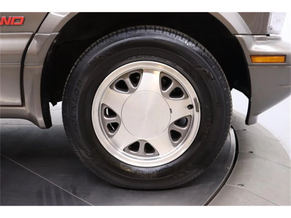 2000 Chevrolet Astro - Image 31 of 31
