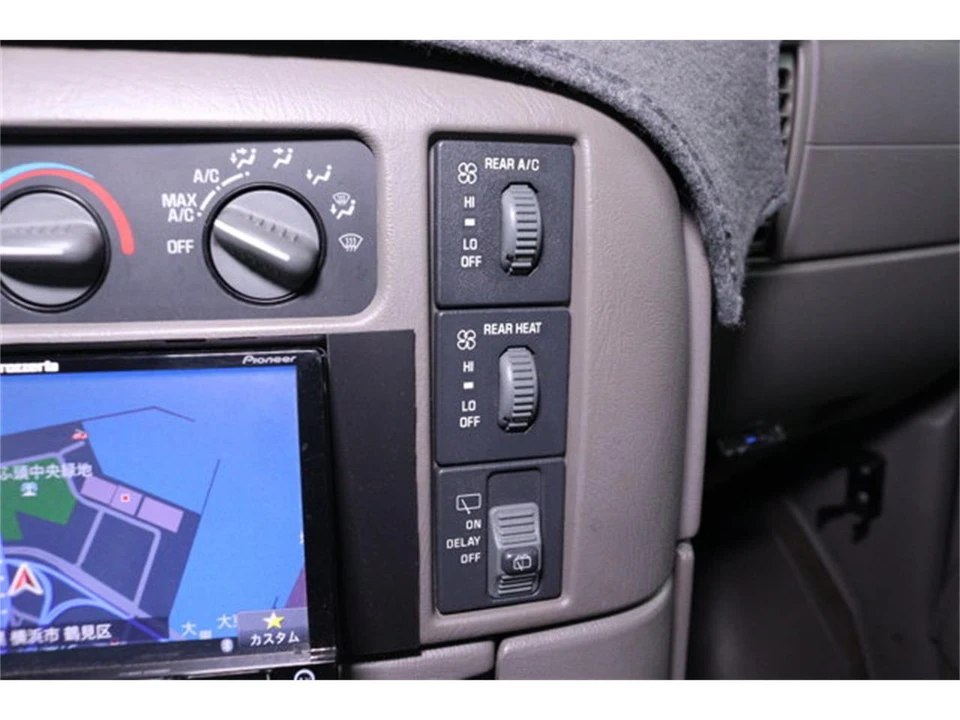 2000 Chevrolet Astro - Image 14 of 31