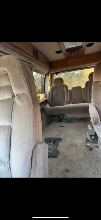 2000 Chevrolet Astro - Image 10 of 19