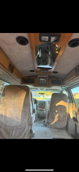 2000 Chevrolet Astro - Image 16 of 19