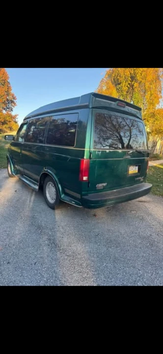 2000 Chevrolet Astro - Image 12 of 19