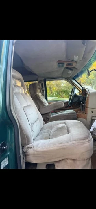 2000 Chevrolet Astro - Image 13 of 19