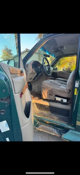 2000 Chevrolet Astro - Image 19 of 19
