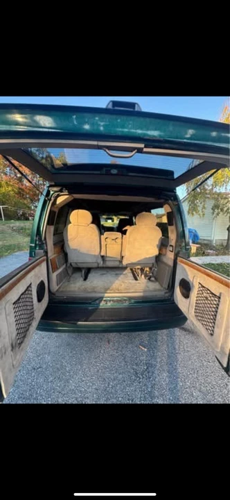 2000 Chevrolet Astro - Image 18 of 19