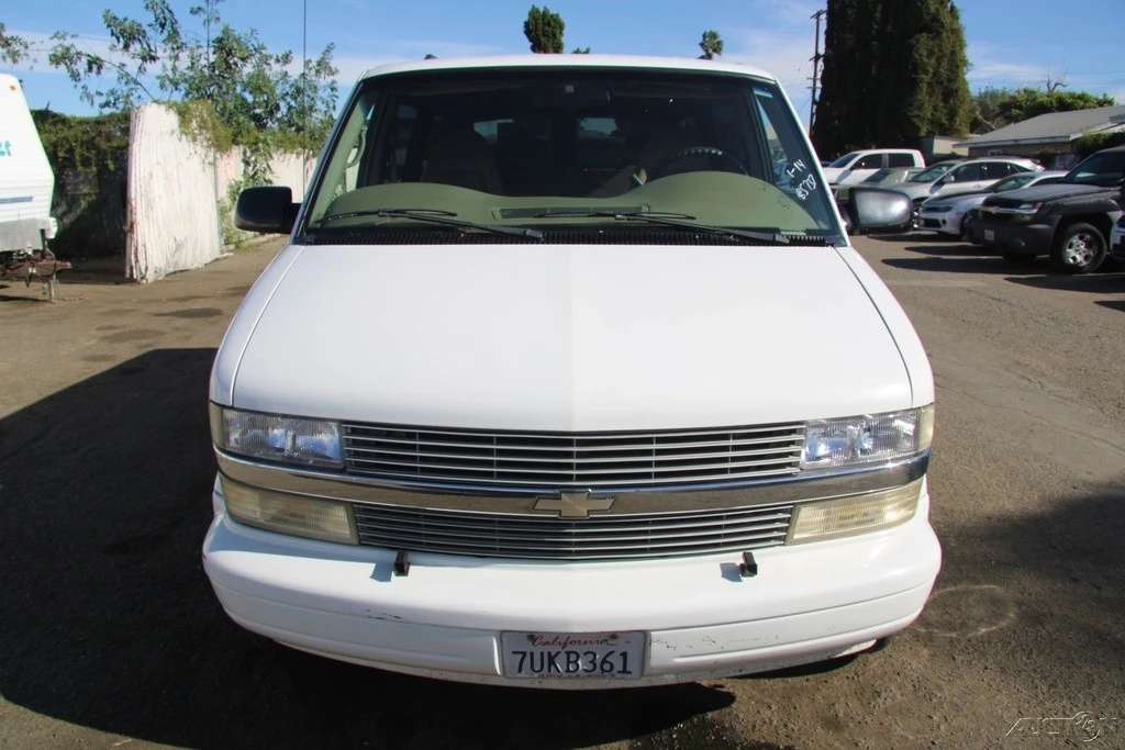 2000 Chevrolet Astro - Image 9 of 21