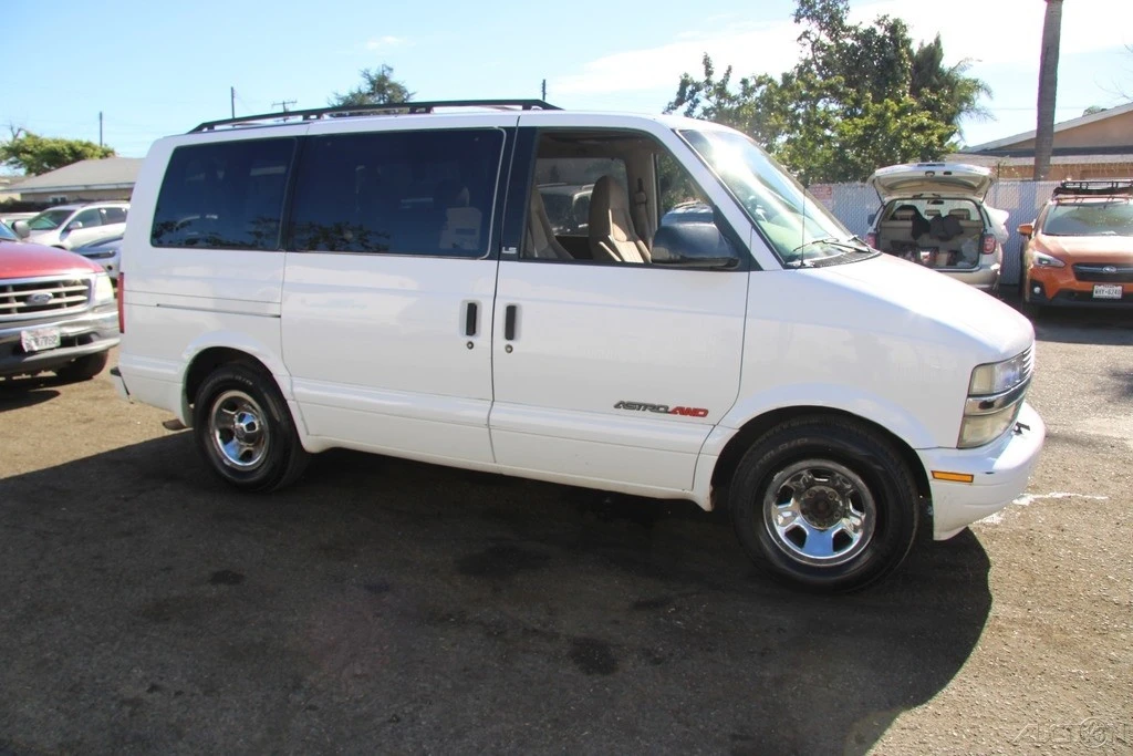 2000 Chevrolet Astro - Image 7 of 21
