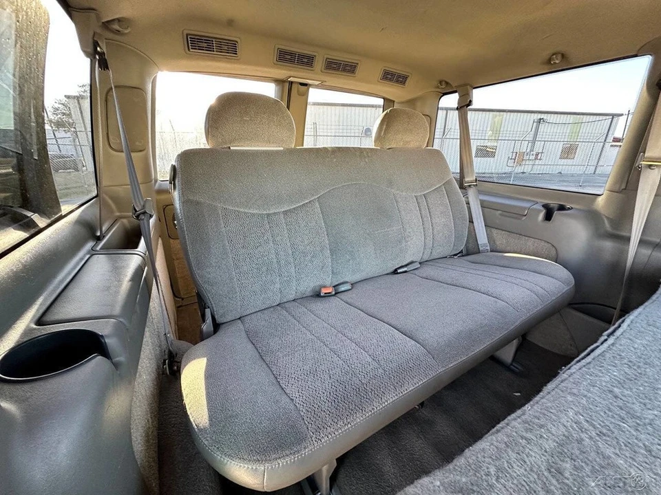 2000 Chevrolet Astro - Image 11 of 21