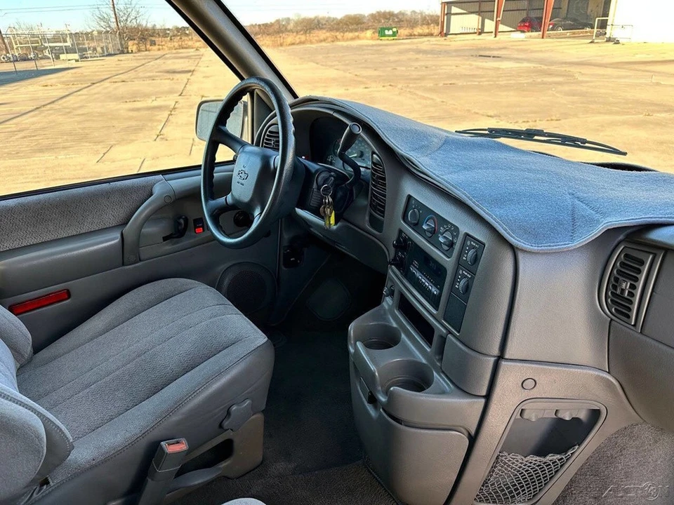 2000 Chevrolet Astro - Image 21 of 21