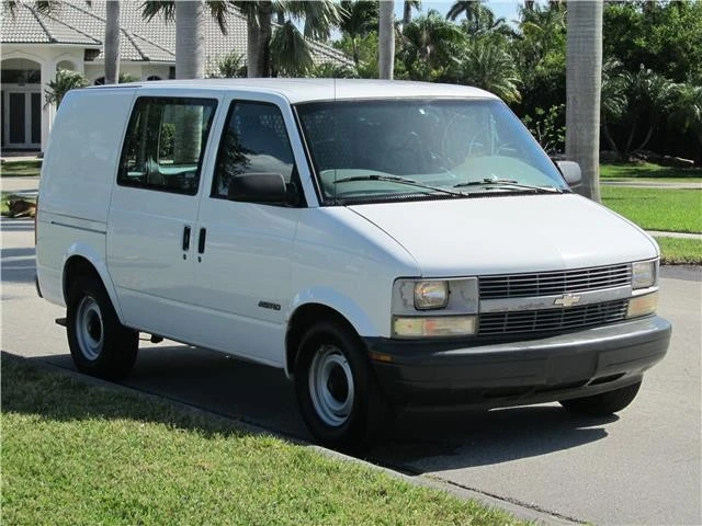 2000 Chevrolet Astro - Image 8 of 12
