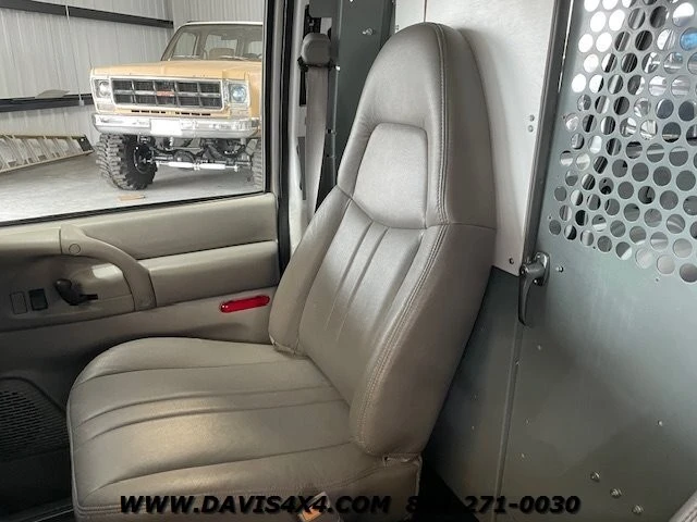 2000 Chevrolet Astro - Image 15 of 28