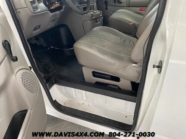 2000 Chevrolet Astro - Image 20 of 28