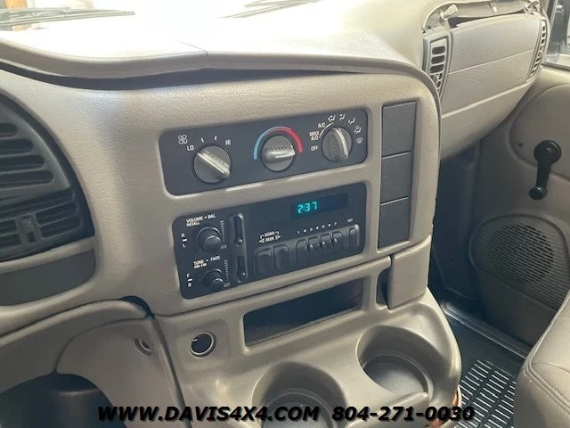 2000 Chevrolet Astro - Image 19 of 28