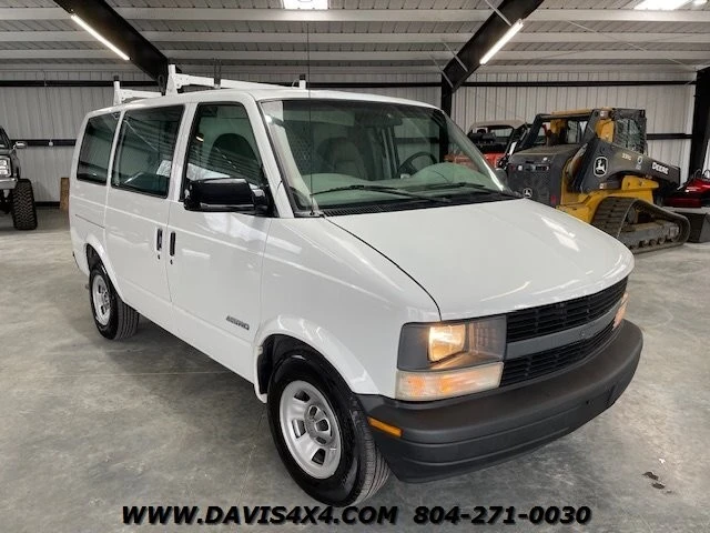 2000 Chevrolet Astro - Image 3 of 28